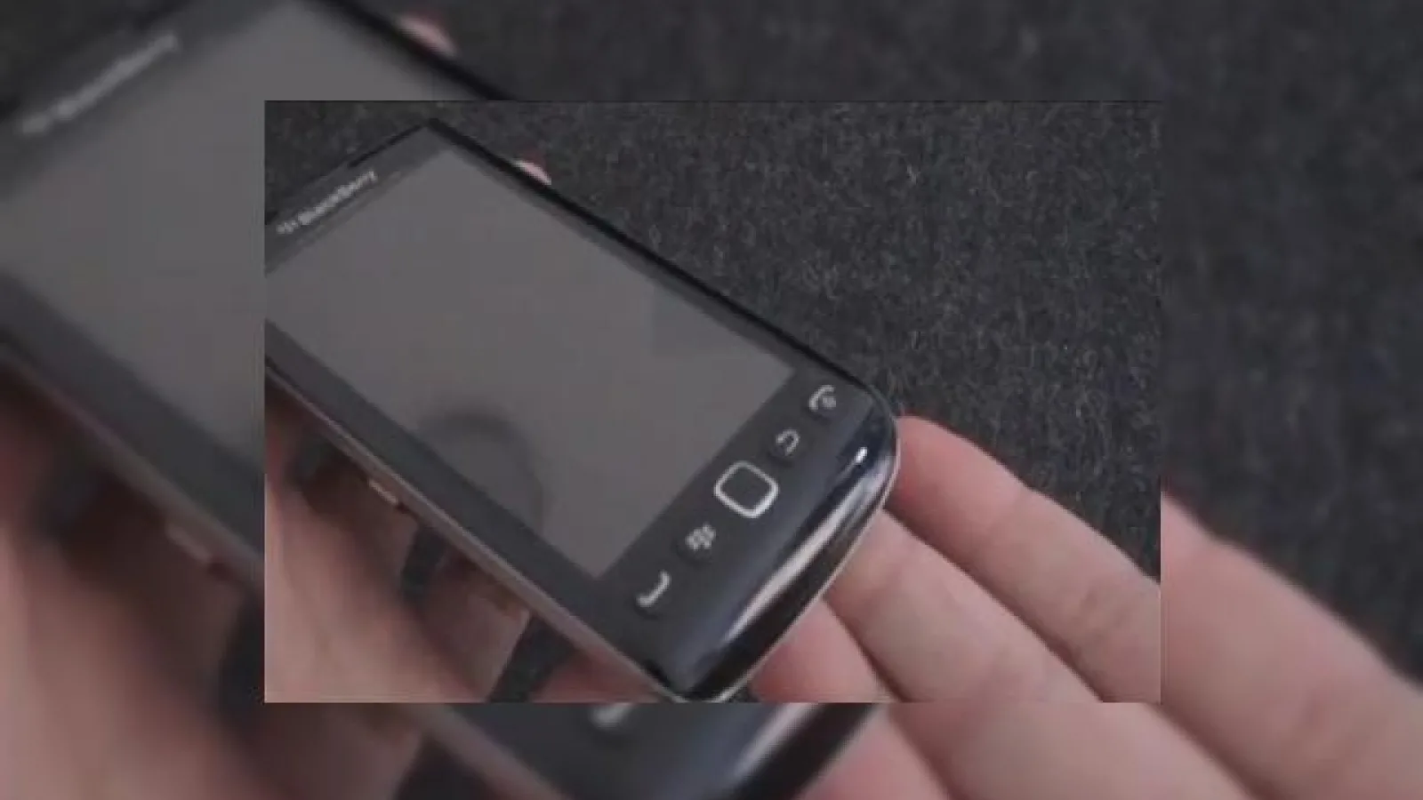 BlackBerry Torch 9860 apare intr-un nou clip hands-on; Iata noul Torch! (Video)