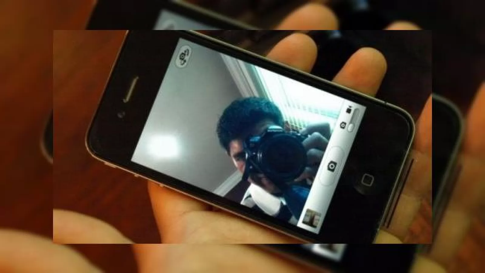 Un nou pas În evoluția cameraphone-urilor: Toshiba anunță un nou senzor de 8 megapixeli cu tehnologie revoluționară