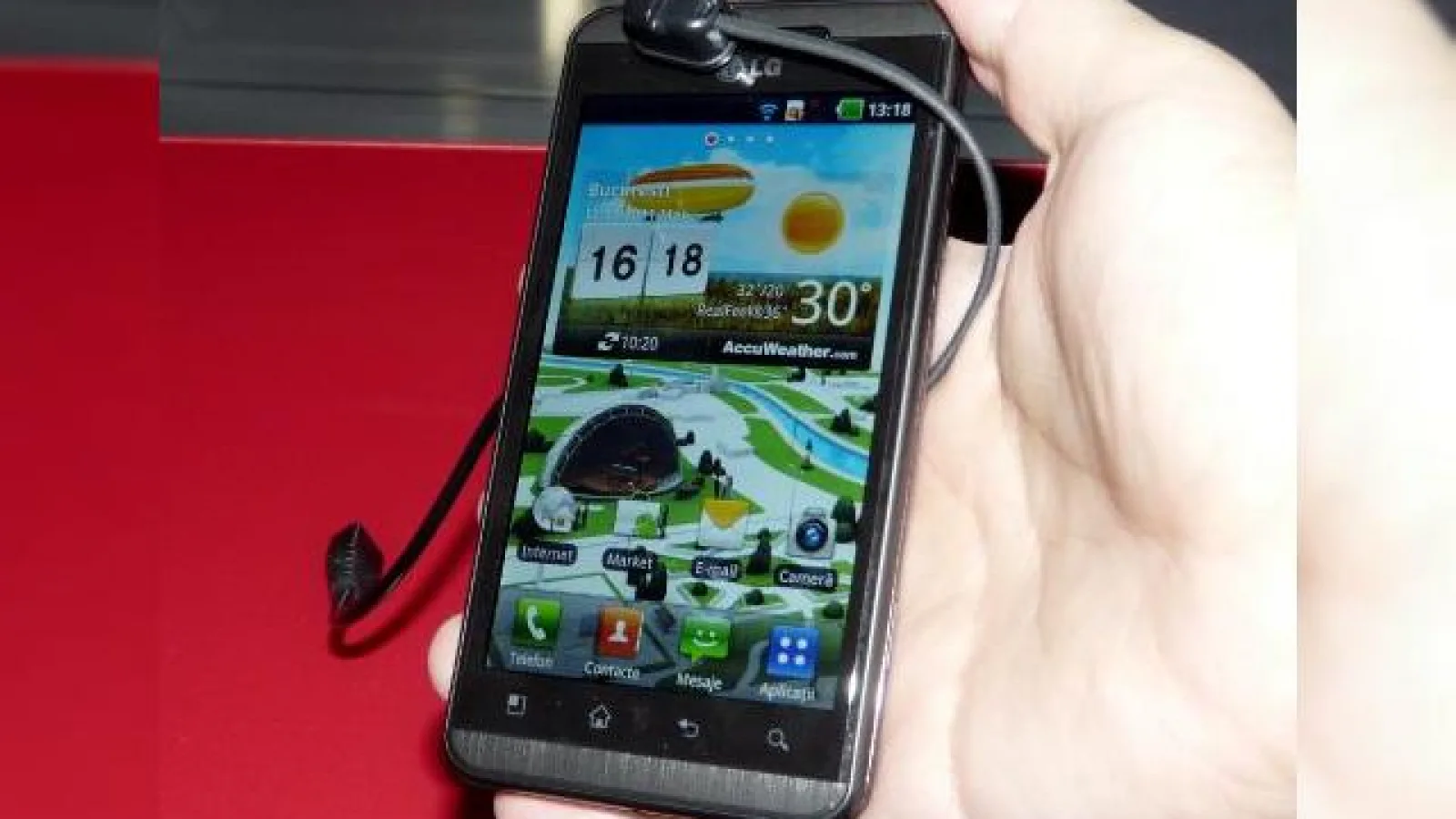 Primul telefon 3D din România Într-un preview Mobilissimo: LG Optimus 3D la Orange Concept Store (Video)