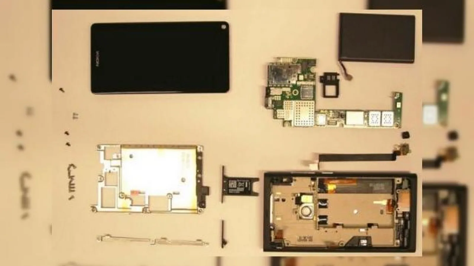 Nokia N9 testat de FCC, iată cum arată componentele sale!