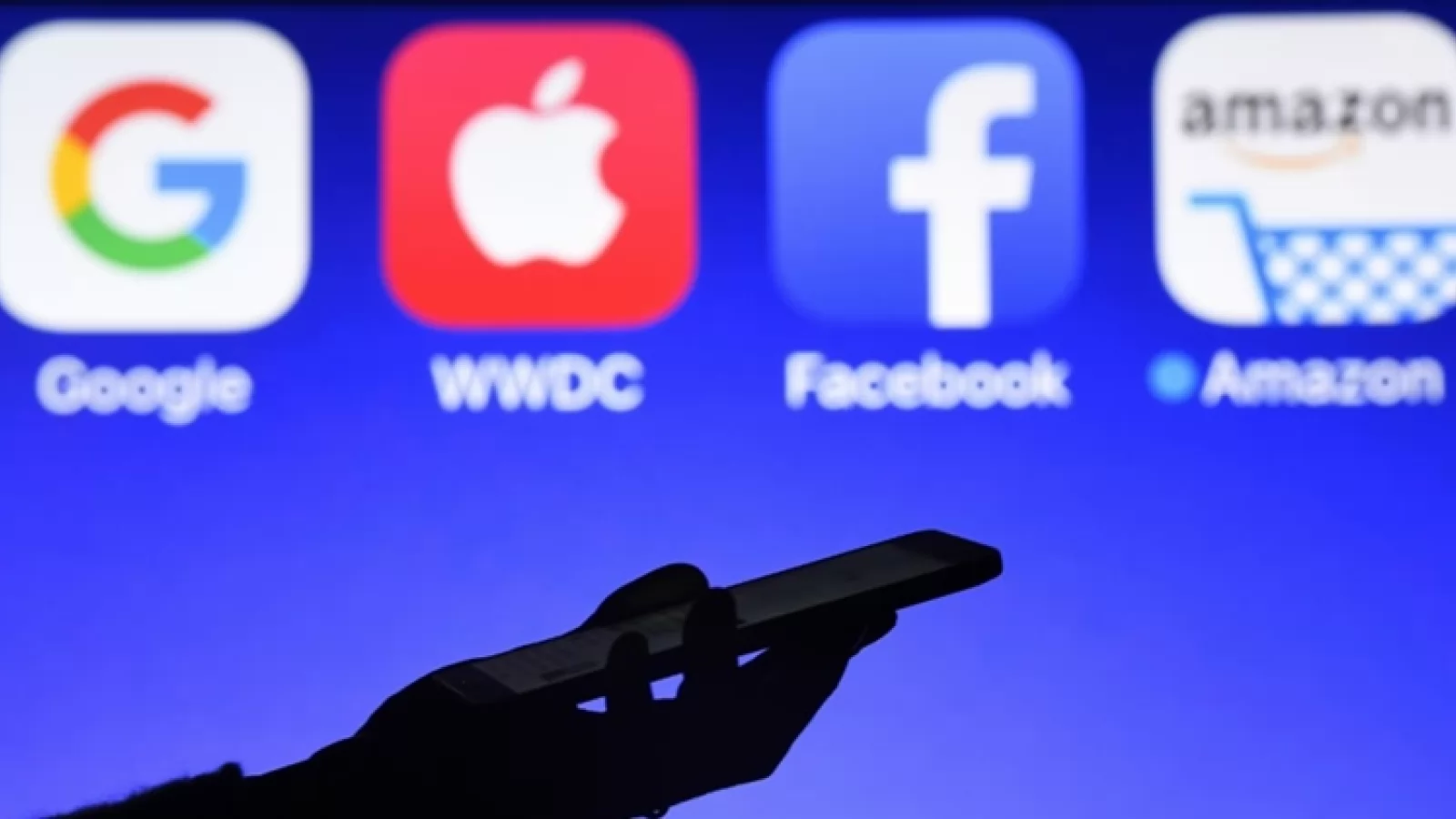 Franţa pune o "taxă a lăcomiei" pentru Amazon, Facebook, Google şi Apple; SUA e nemulțumită și demarează o investigație