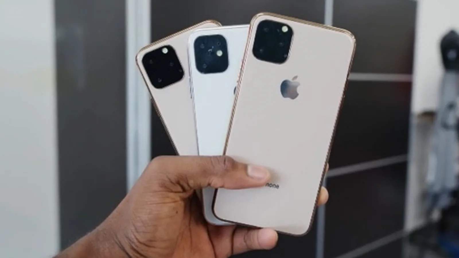 Celebrul youtuber tech Marques Brownlee a pus deja mâna pe iPhone XI; Iată cum (Video)