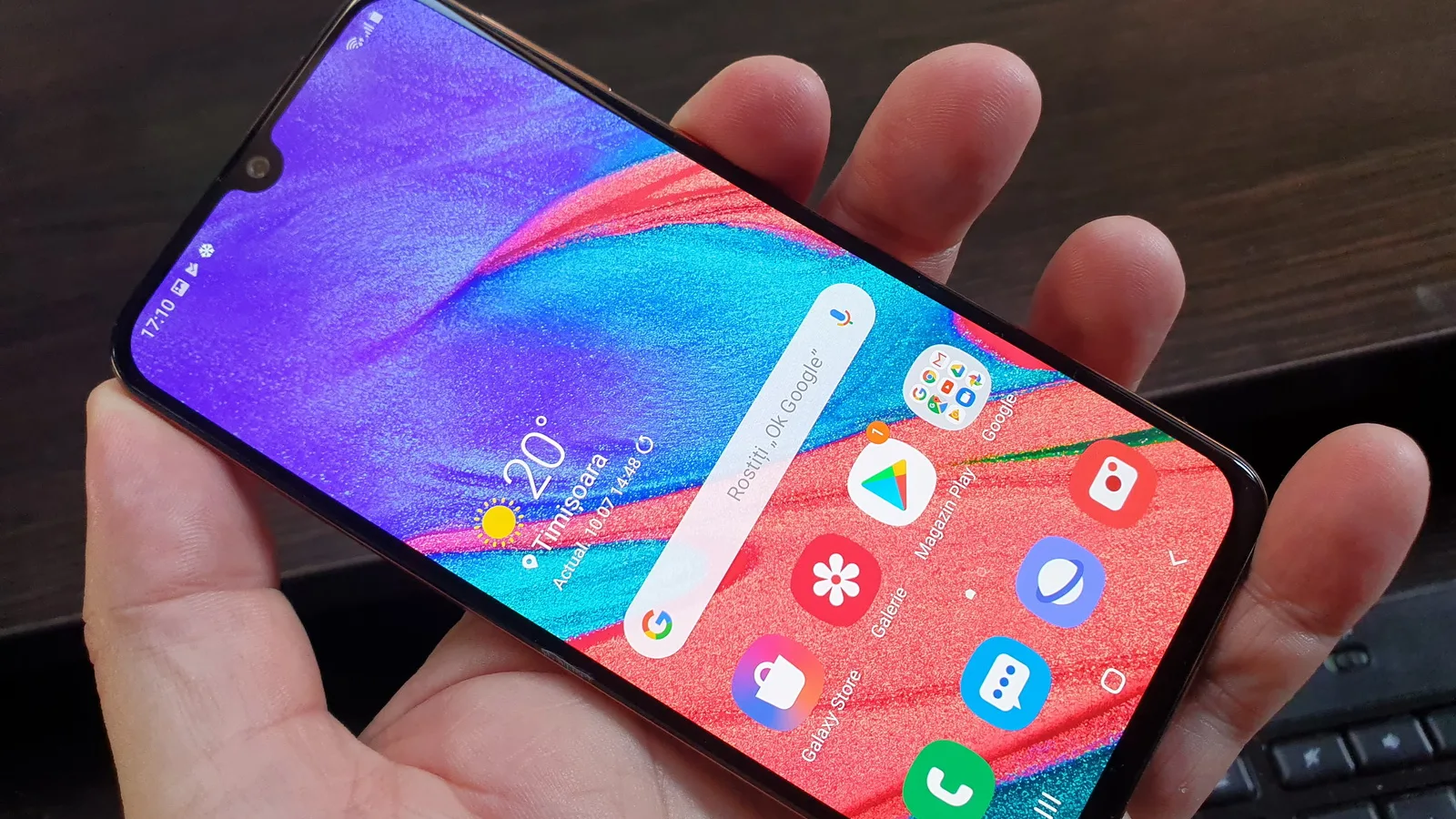 Giveaway Samsung Galaxy A40 -  Samsung România și Mobilissimo oferă prin tragere la sorți, gratuit, un telefon Galaxy A40; Iată condițiile de participare la extragere