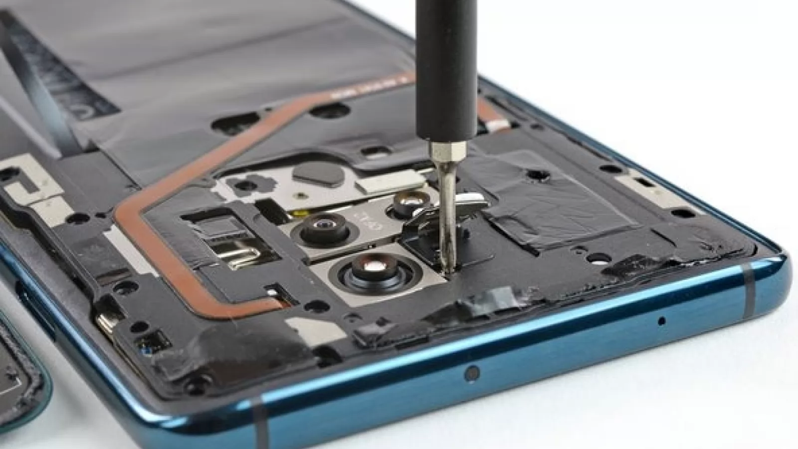 Nota 4 pentru Huawei Mate 20X 5G pentru uşurinţa de reparare; Iată verdictul iFixit!