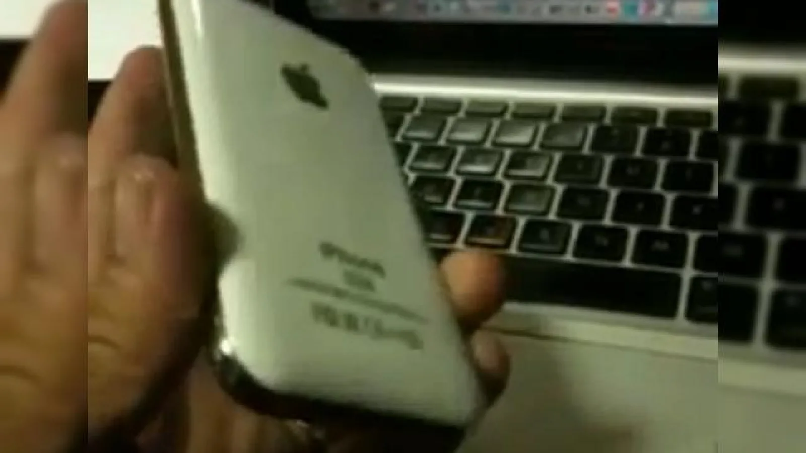 iPhone 5, acum și pe alb, din nou o clonă din China (Video)