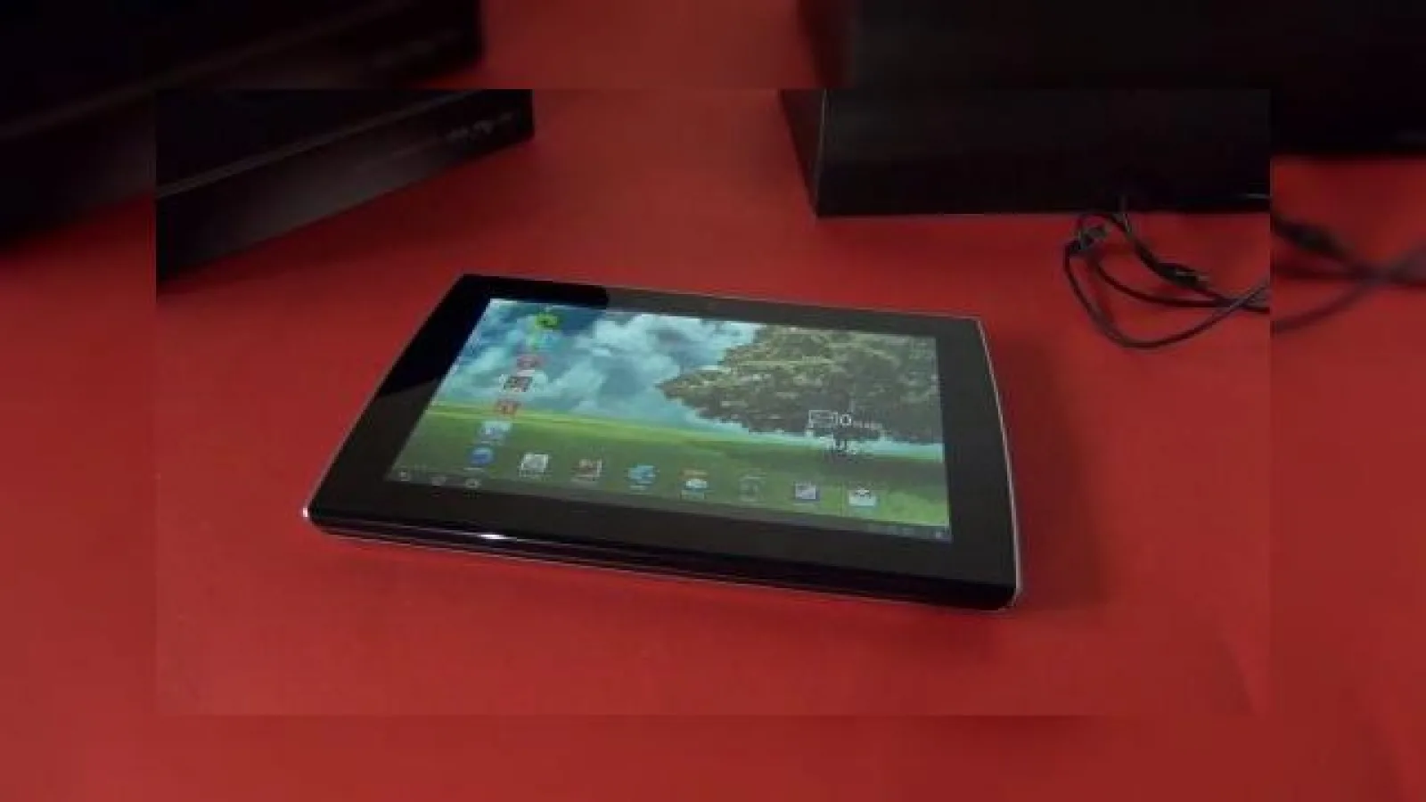 ASUS Eee Pad Slider În teste la Mobilissimo.ro - astăzi unboxing! (Video)
