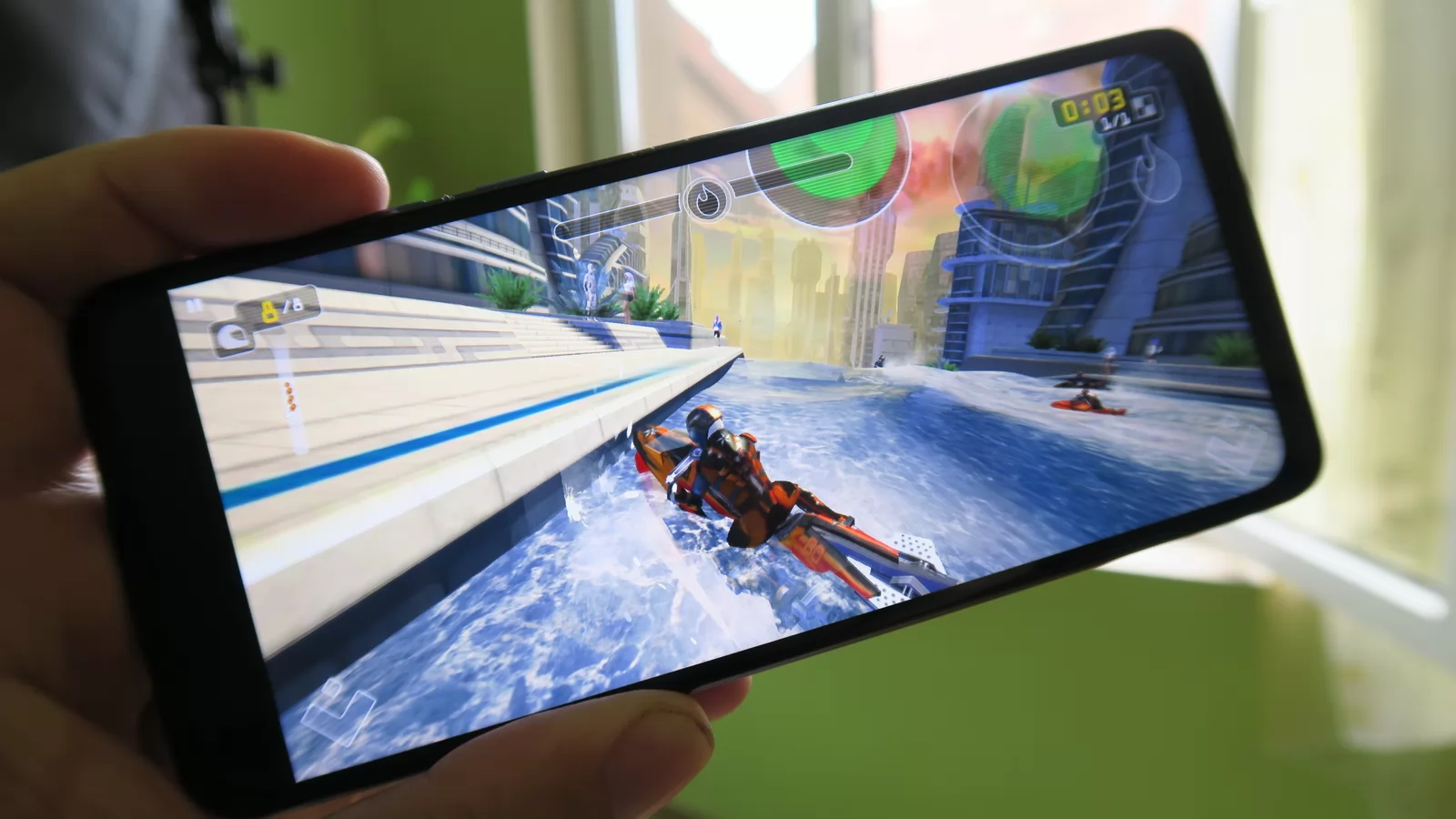Motorola One Vision: Benchmark-uri la bătaie cu Samsung Galaxy A50