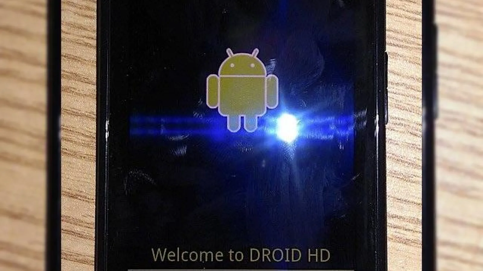 Încă un telefon cu ecran 720p: Motorola Droid HD; Iată-l!