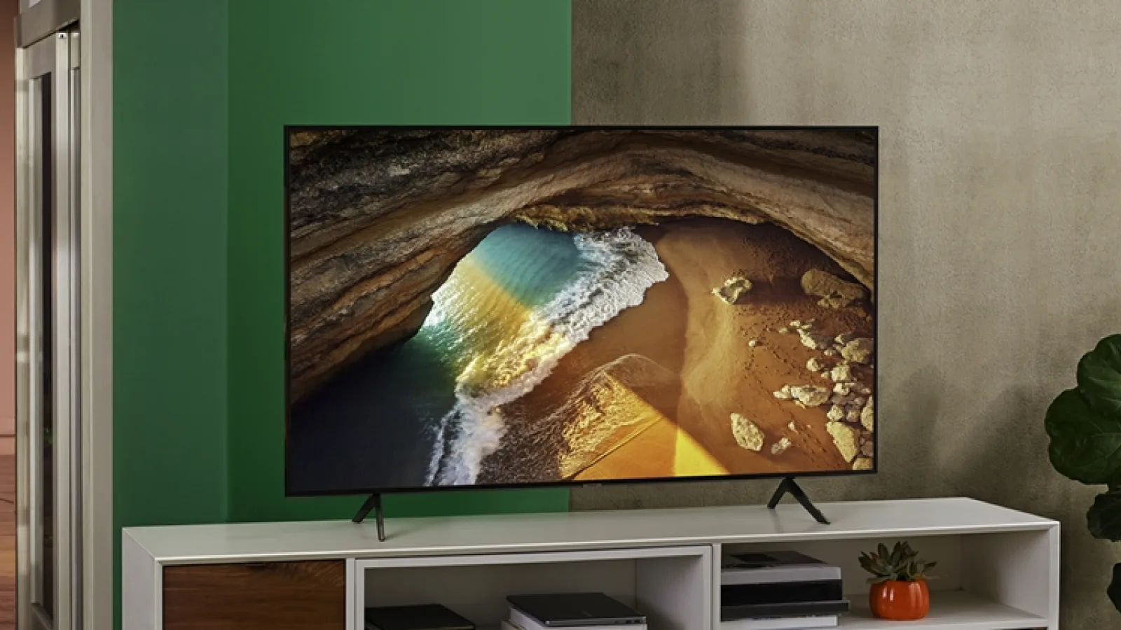 Turul Magazinelor #601: Televizor QLED la reducere, Huawei P Smart Z sub 1000 lei şi un laptop Core i3 la preţ corect