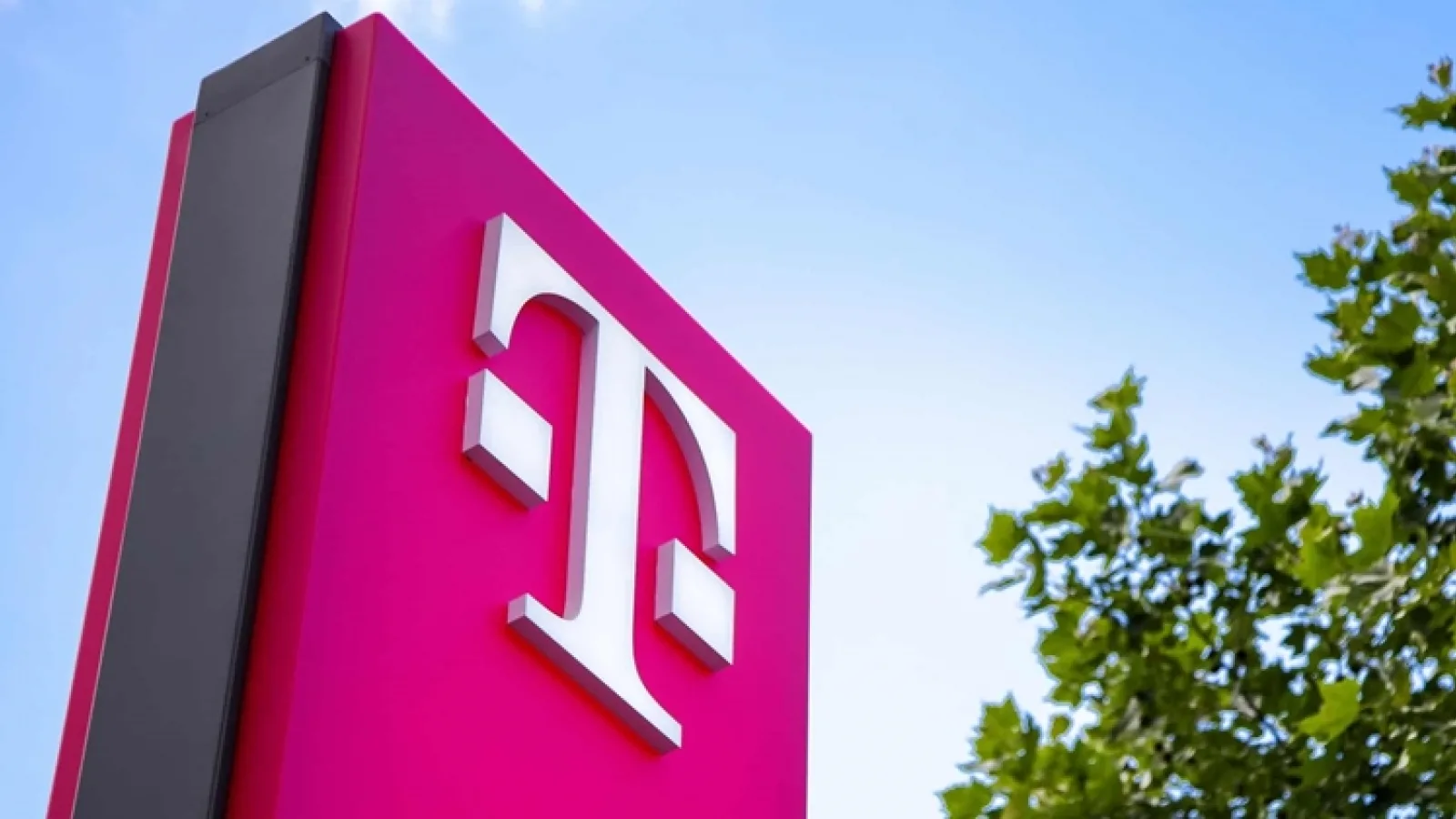 Oficiali Deutsche Telekom ajung în România pentru a discuta cu reprezentați ai Guvernului despre vânzarea Telekom România