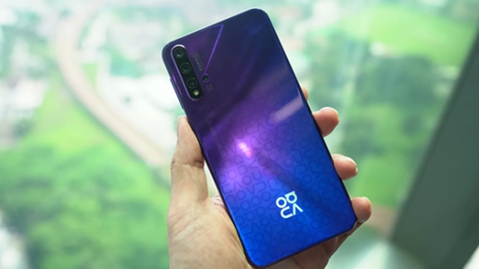 Huawei Nova 5T debutează la un preț de doar 340 euro! Are 8 GB RAM, Kirin 980 și setup quad-camera