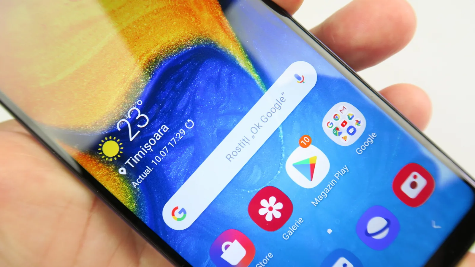Samsung Galaxy A20e: Display TFT LCD deloc rău