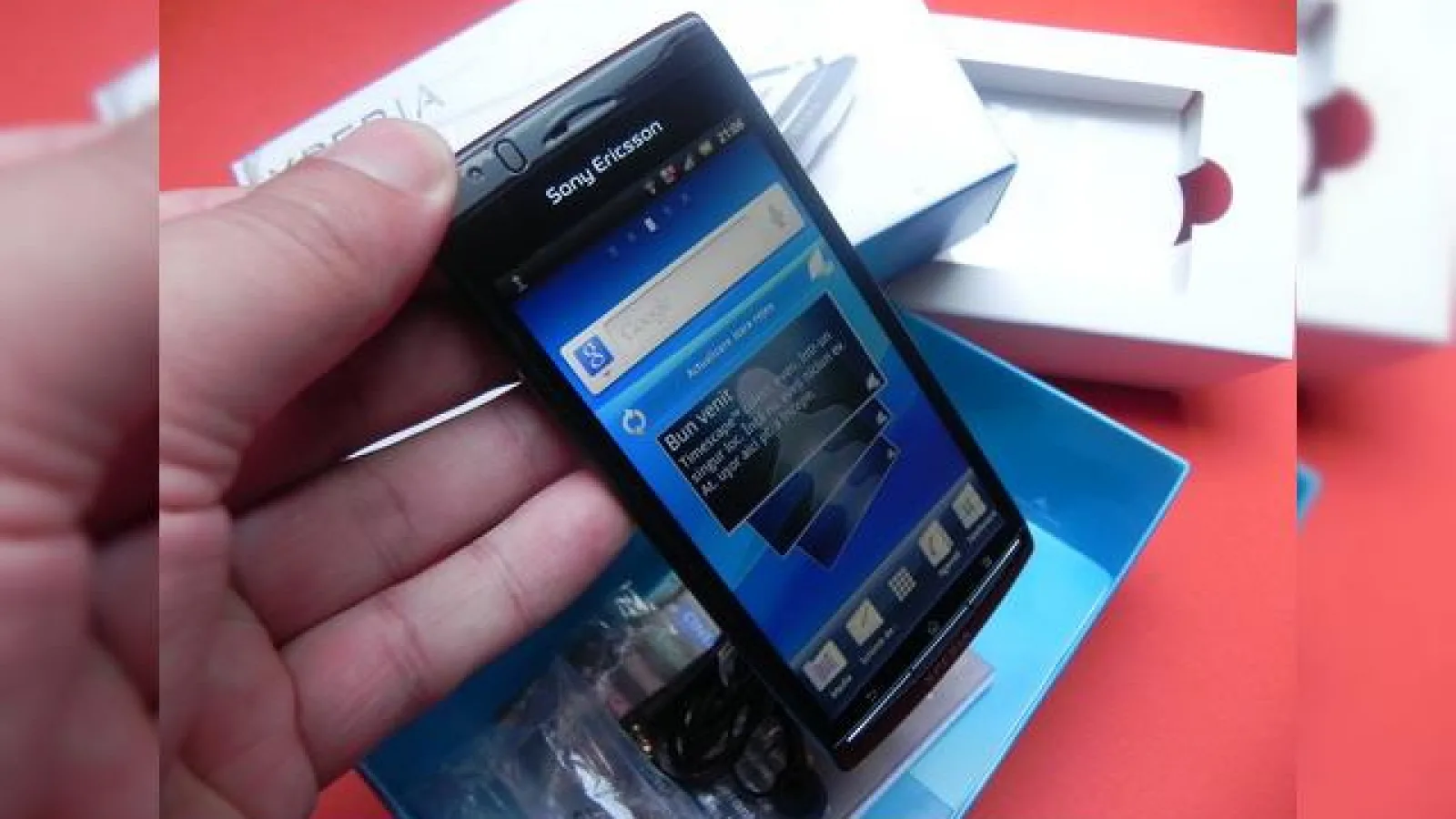 Xperia Arc scos din cutie la Mobilissimo.ro - iată un fost deținător de recorduri! (Video)