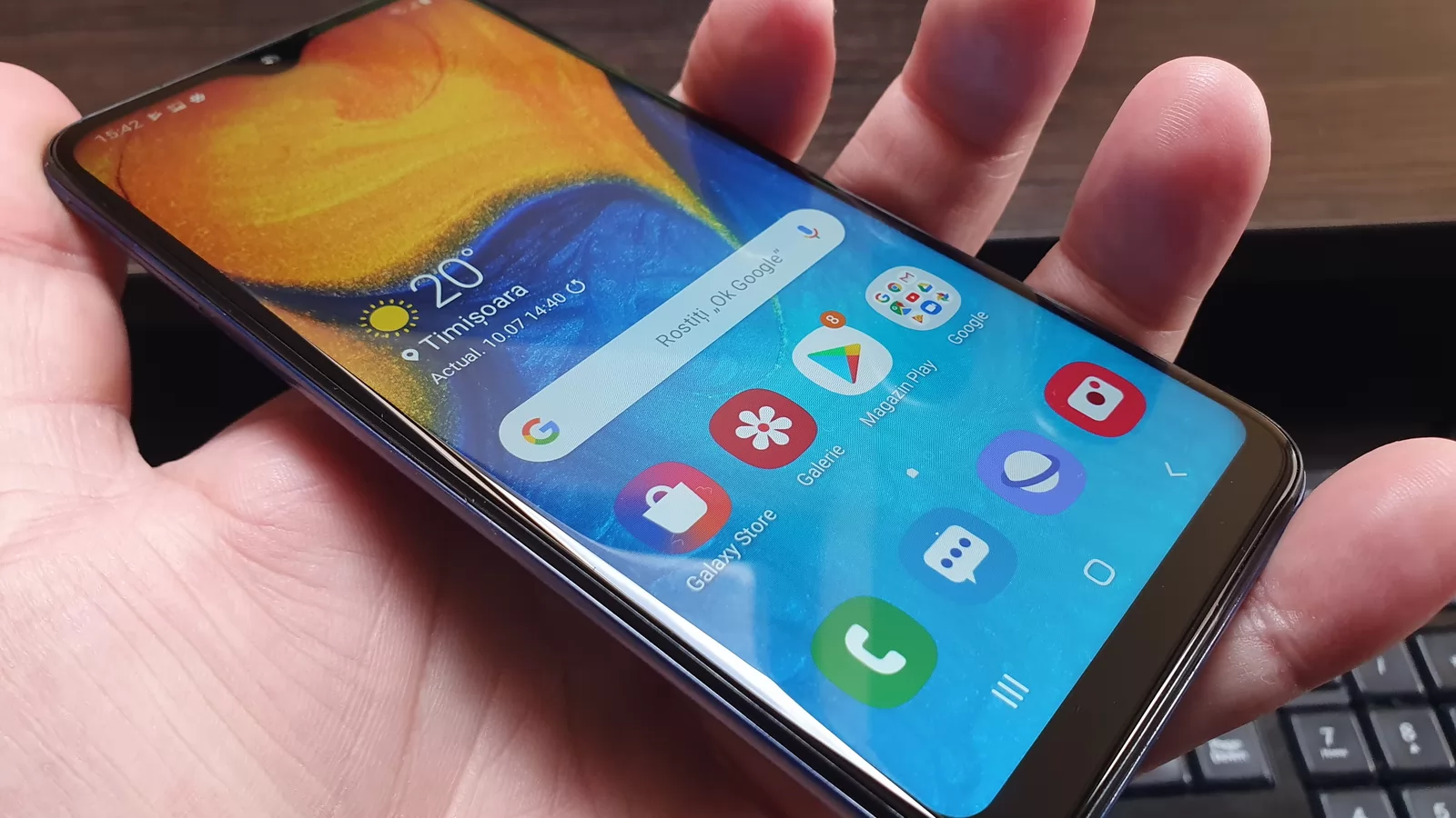 Samsung Galaxy A20e: Baterie care trece ziua de utilizare