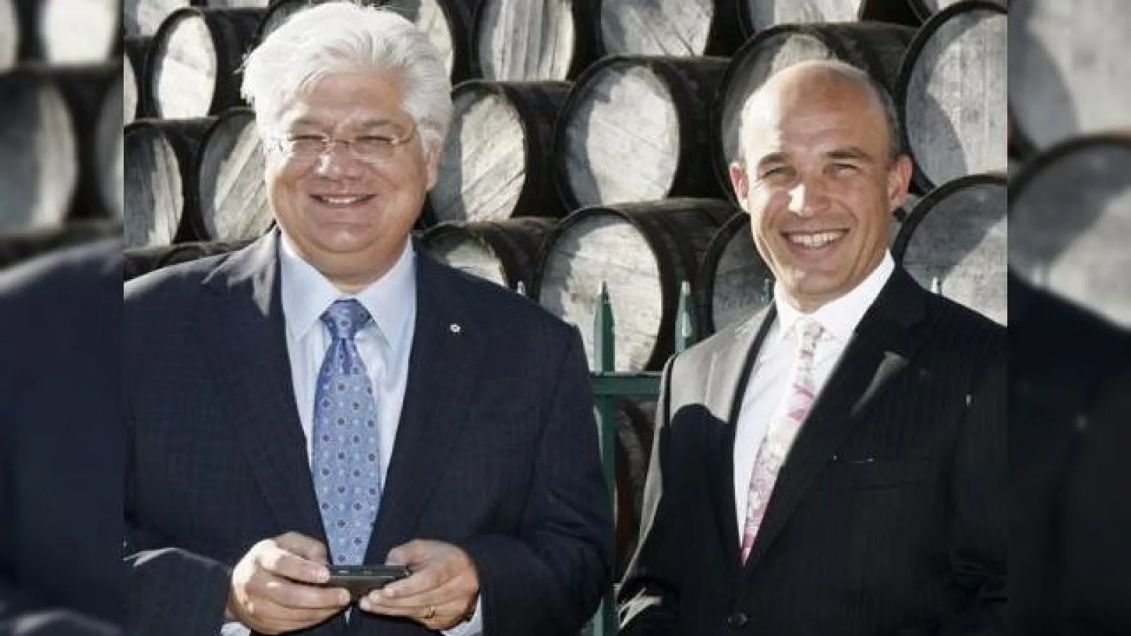 Bate vântul schimbării la RIM... viitorul BlackBerry-urilor se află În balanță!