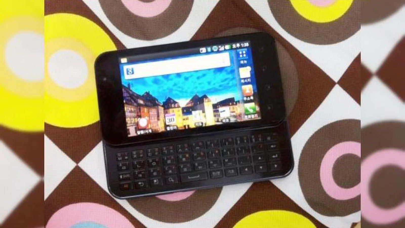 și LG are un Note, Optimus Note, un smartphone cu procesor dual core de 1.2GHz - iată imagini!