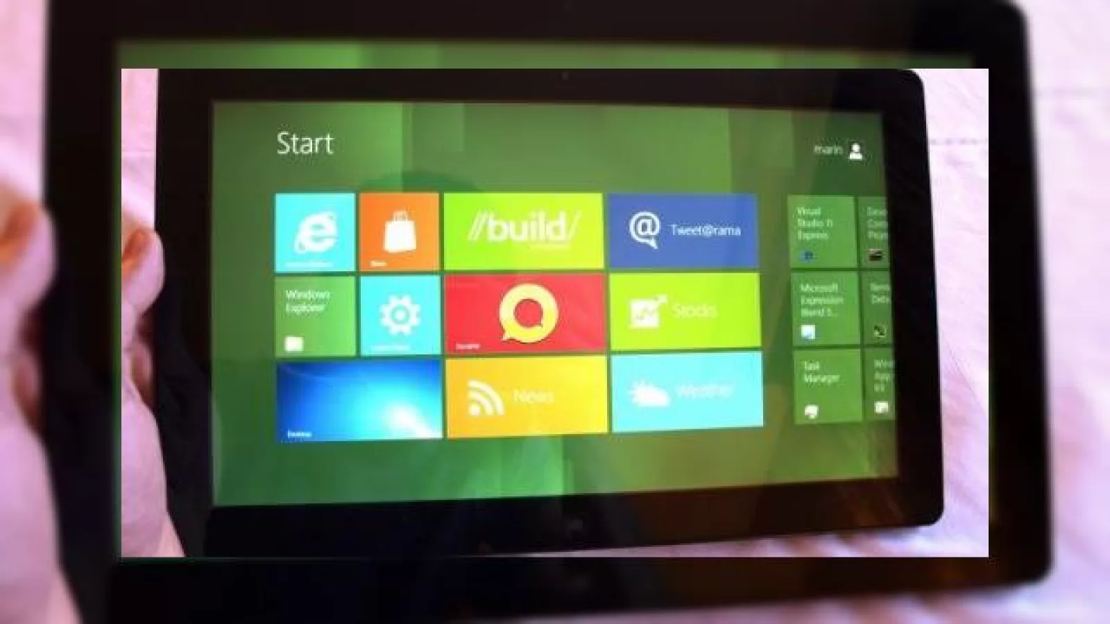 Windows 8 are atributele unui iOS killer... va reusi oare sa infranga iPad-ul?