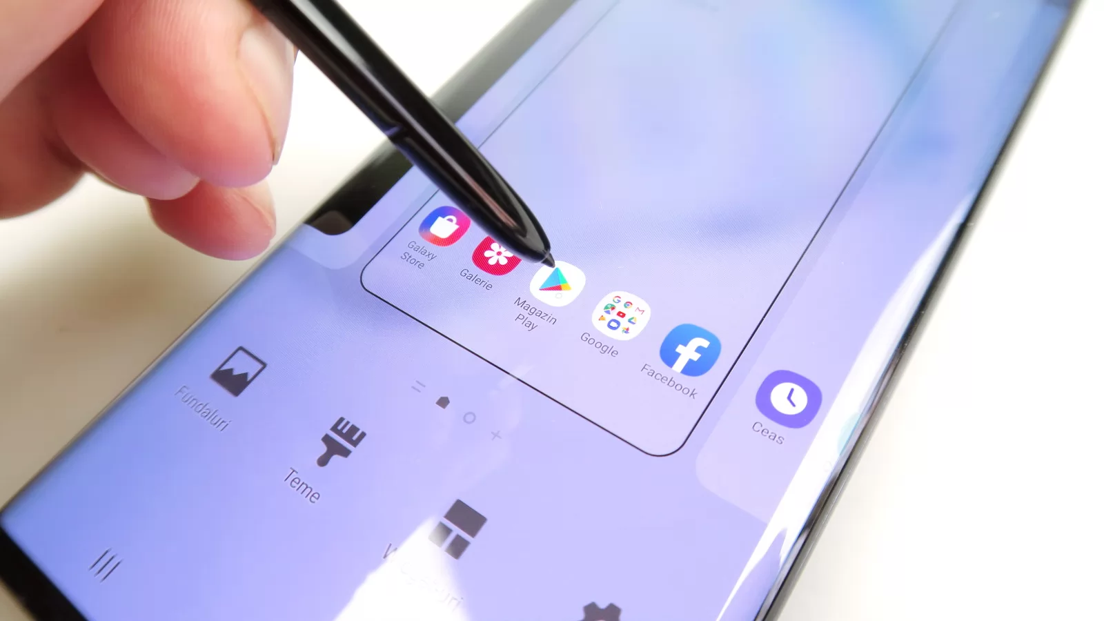 Samsung Galaxy Note 10+: OS, UI, aplicaţii axate pe editare de conţinut video, notiţe, business