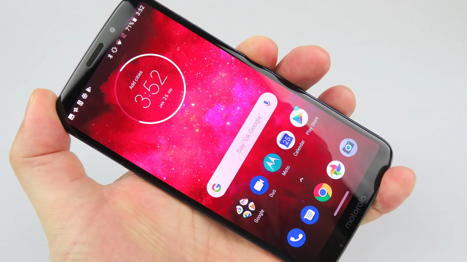 Motorola Moto Z3 Play: OS, UI, aplicaţii stock, aşa cum le-am lăsat + analizăm Moto Mods