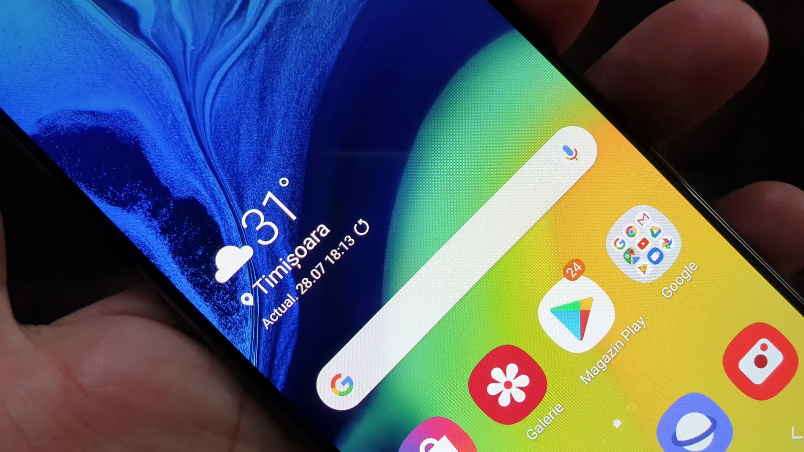 Samsung Galaxy A80: Display mai imersiv şi luminos decât la Galaxy S10
