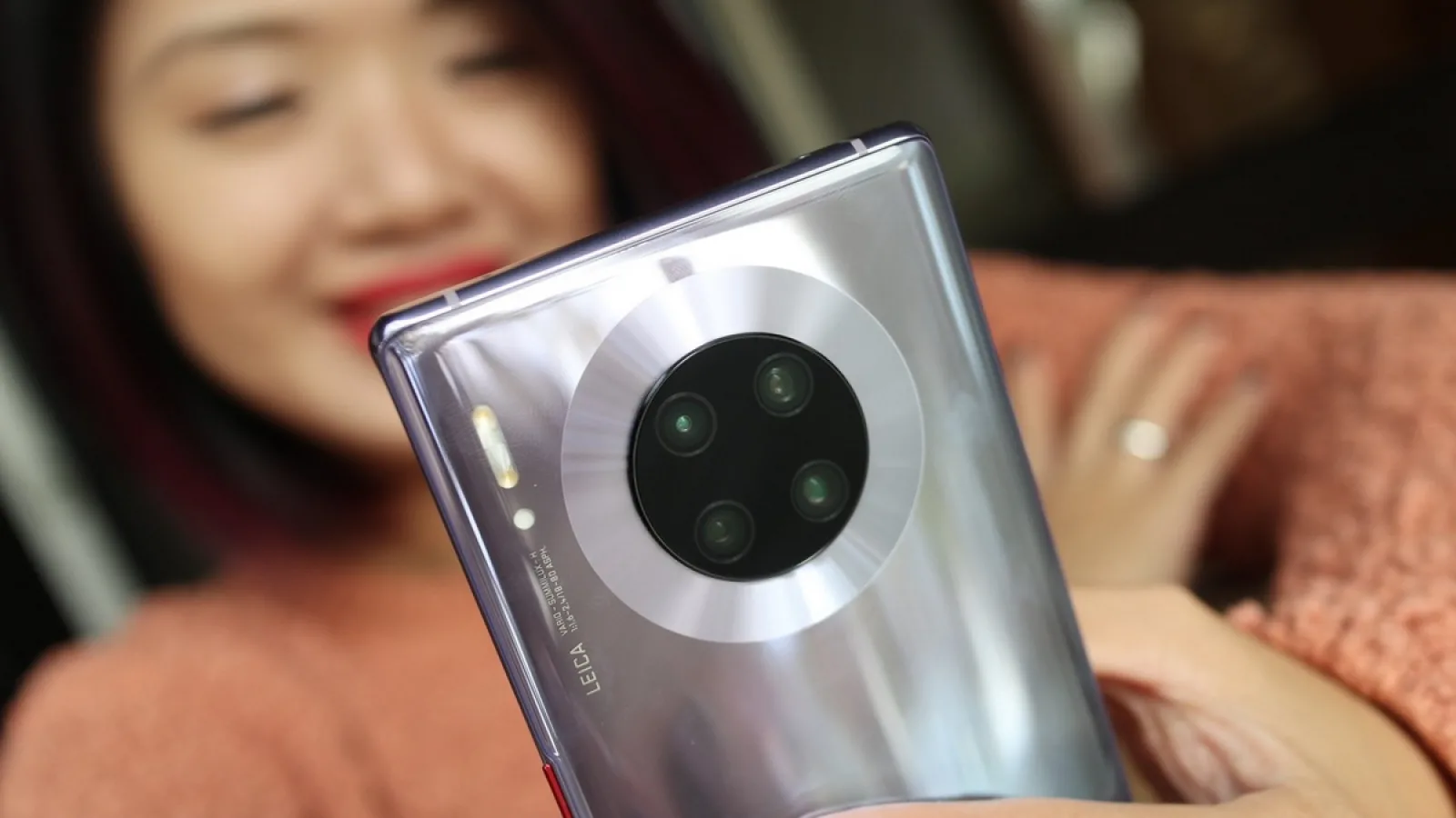 Huawei Mate 30 Pro e peste iPhone 11 Pro la testul de performanţă AnTuTu