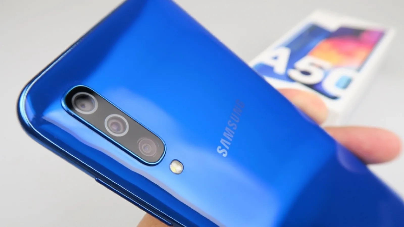 Turul Magazinelor #616: Samsung Galaxy A50, Galaxy S10 la reducere, Xiaomi Mi 9 Lite în România + un Bugatti din LEGO expus la noi