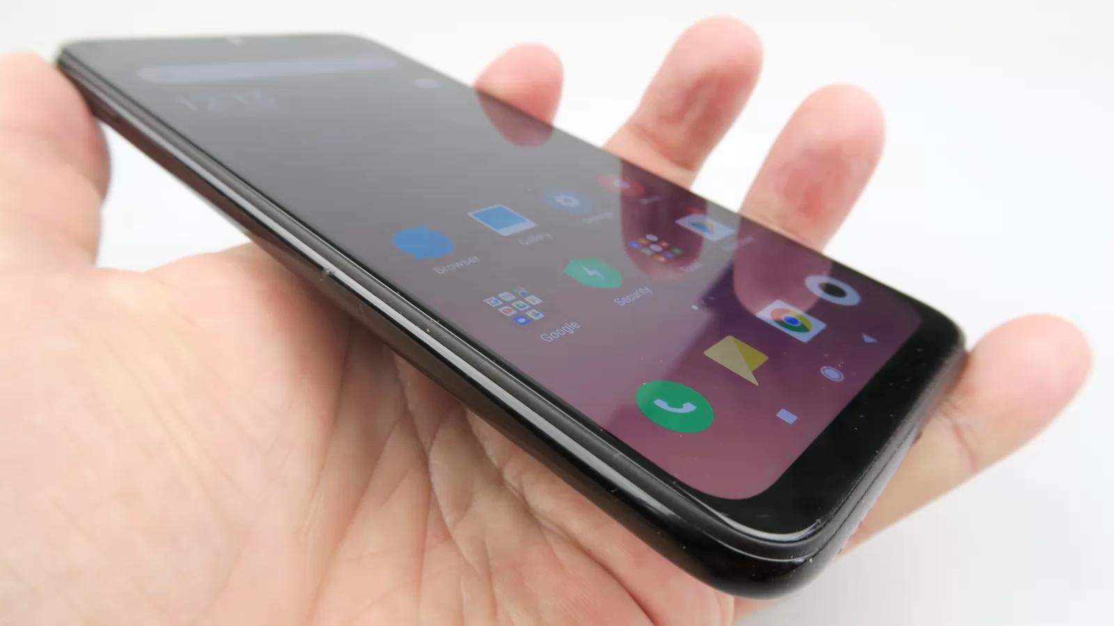 Xiaomi Redmi Note 7: Display fără pretenţii, un IPS LCD generic