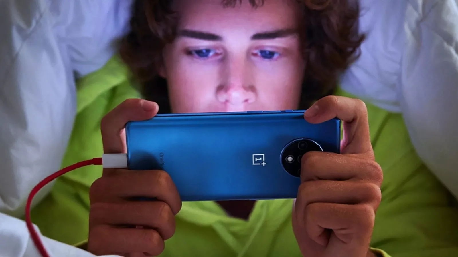 OnePlus 7T debutează drept primul smartphone din lume cu Android 10 din fabrică; Are ecran 90Hz și CPU Snapdragon 855+