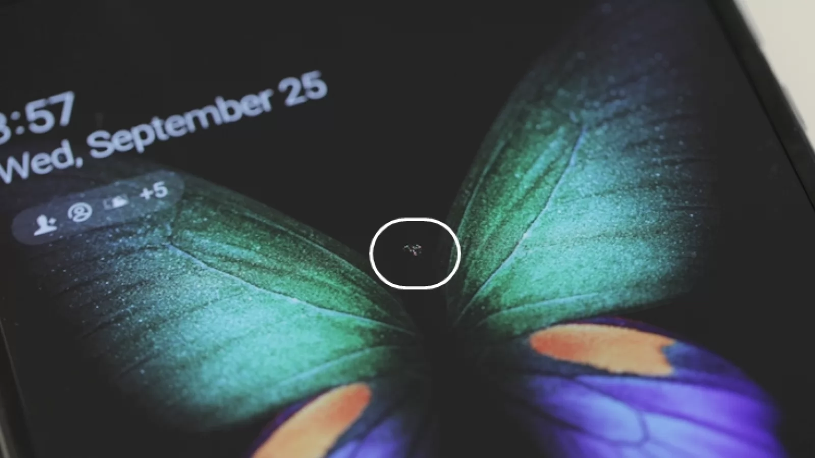 Probleme din nou pentru Galaxy Fold! O bulă apare pe ecran după o zi de utilizare...