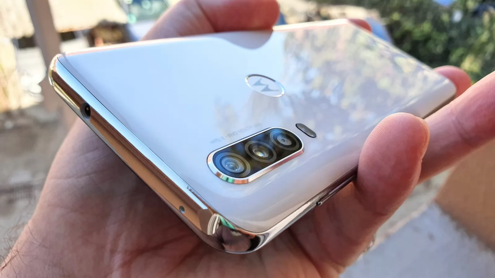 Motorola One Action Review în Română