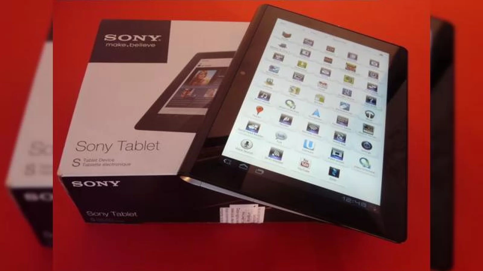 Sony Tablet S unboxing - scoatem din cutie interesanta tableta Sony cu Honeycomb (Video)