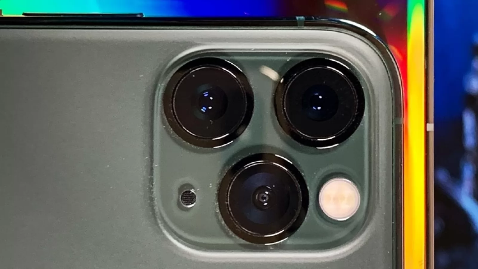 iPhone 11 atrage mai mult praful decât privirile celor din jur; Iată ce au de spus posesorii