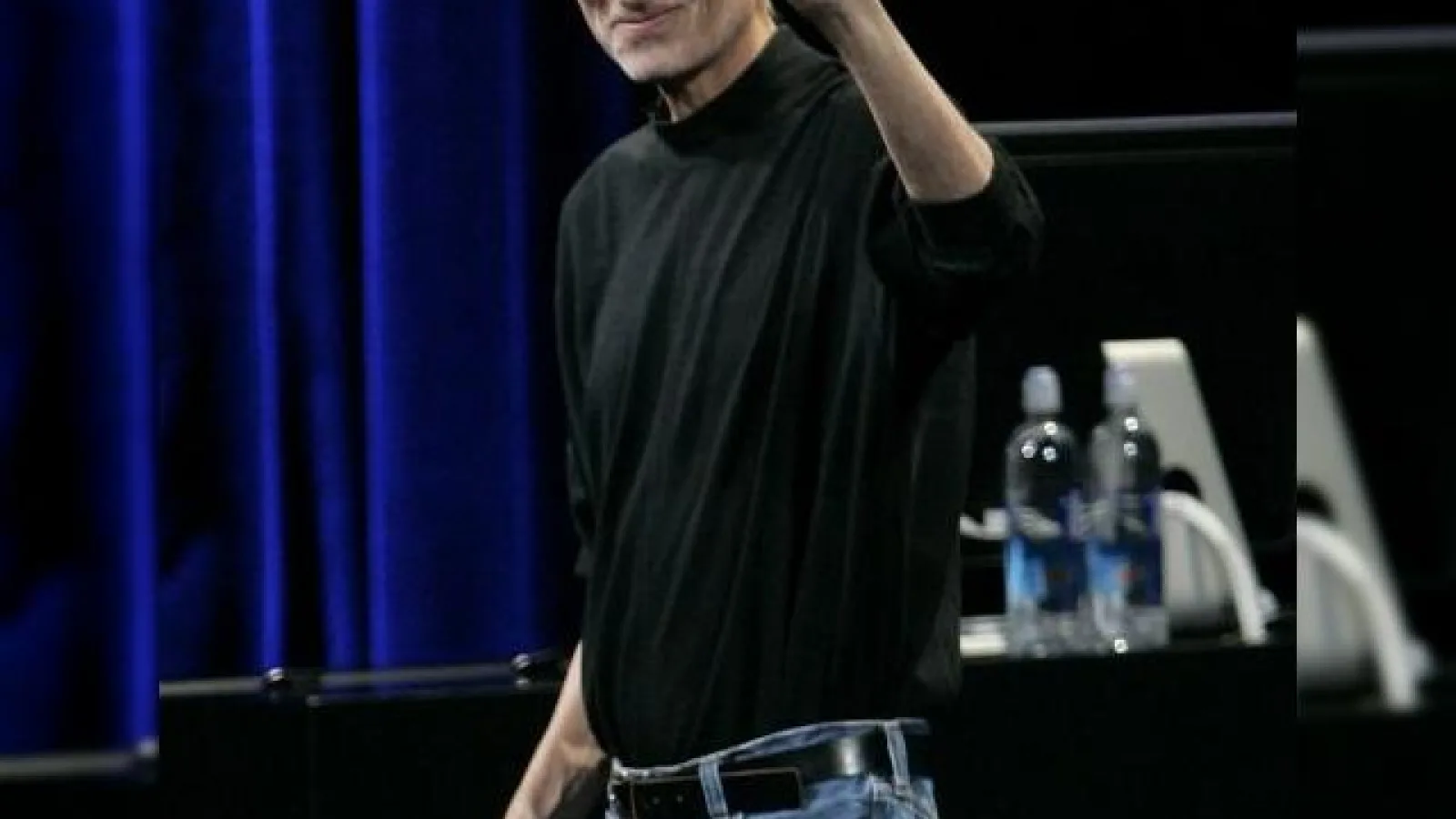 Steve Jobs va avea statuie În Ungaria și zi comemorativa În calendarul Californiei!