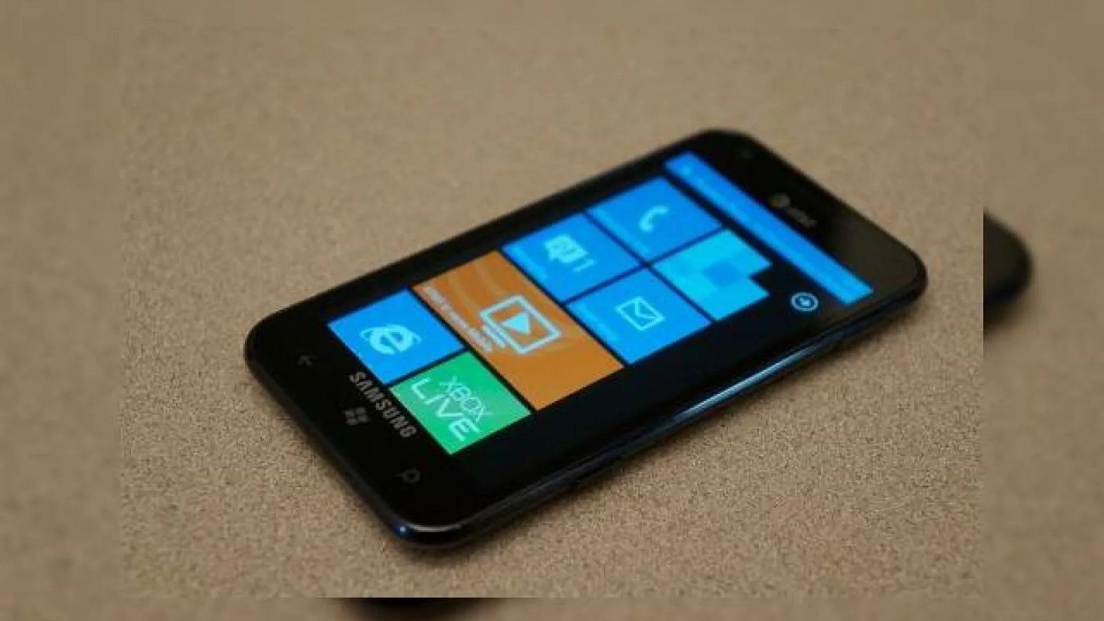 Samsung Focus S și Samsung Focus Flash