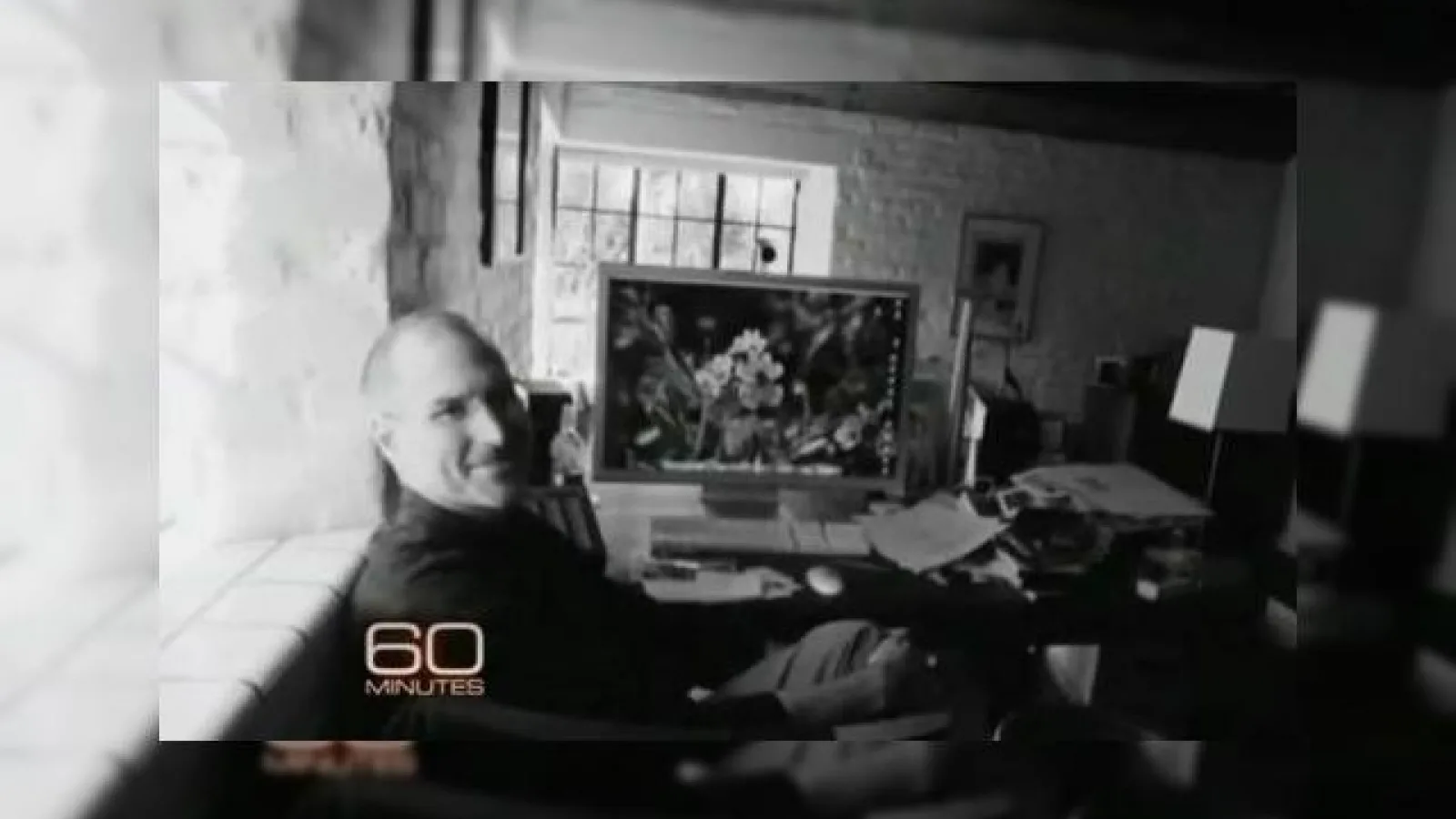 Biografia lui Steve Jobs disponibilă acum, În varianta completă de 650 de pagini (Video)