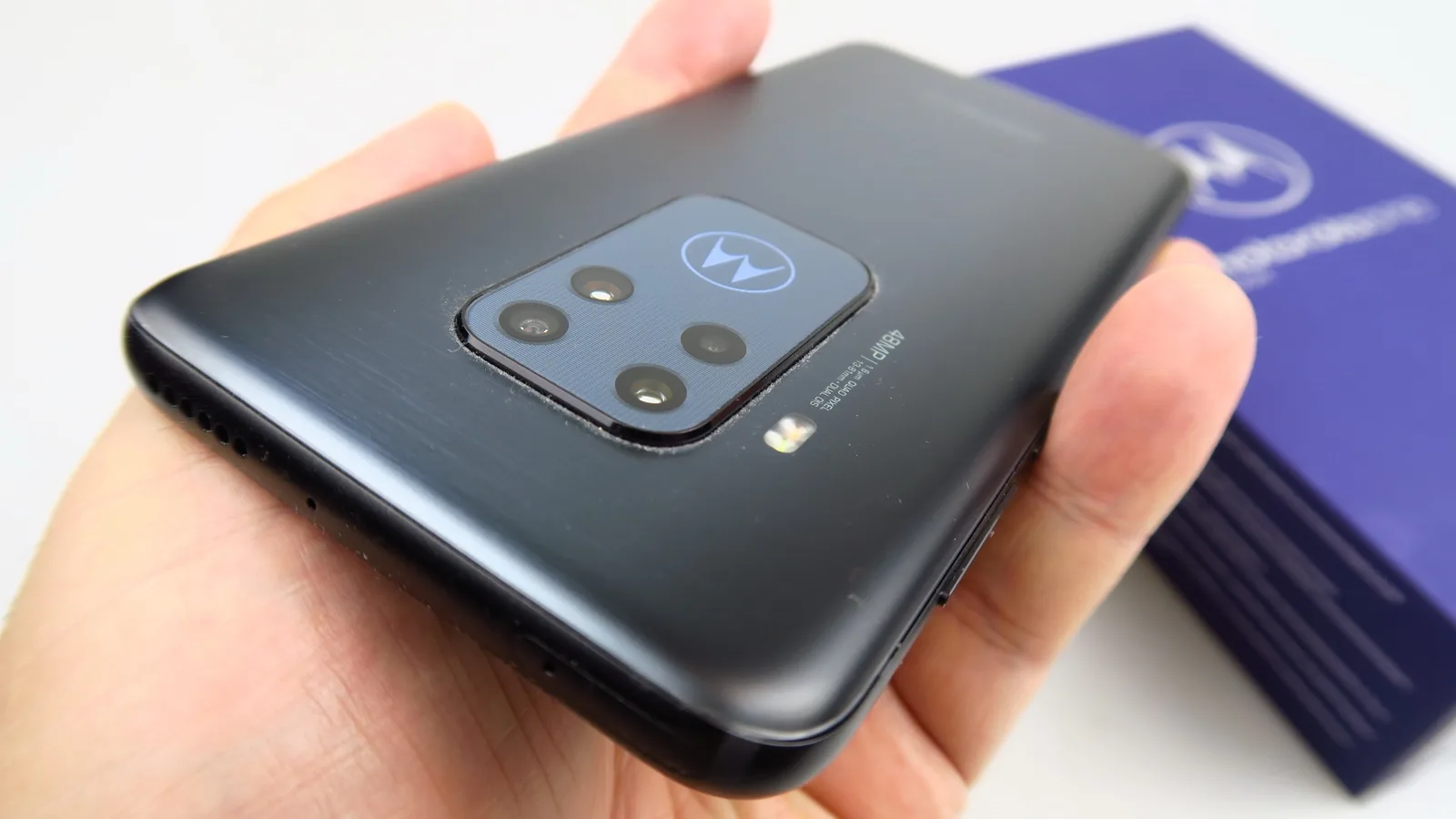 Motorola One Zoom: Moto creşte miza, trece la 4 camere, zoom avansat (Video)