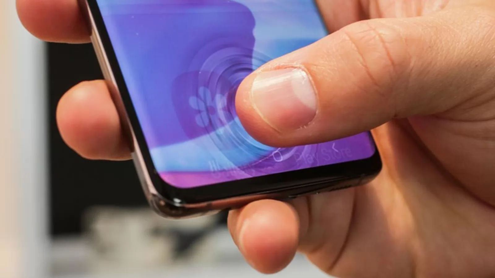 Samsung explică oficial care e problema cu citirea amprentei de pe Galaxy S10 şi Note 10