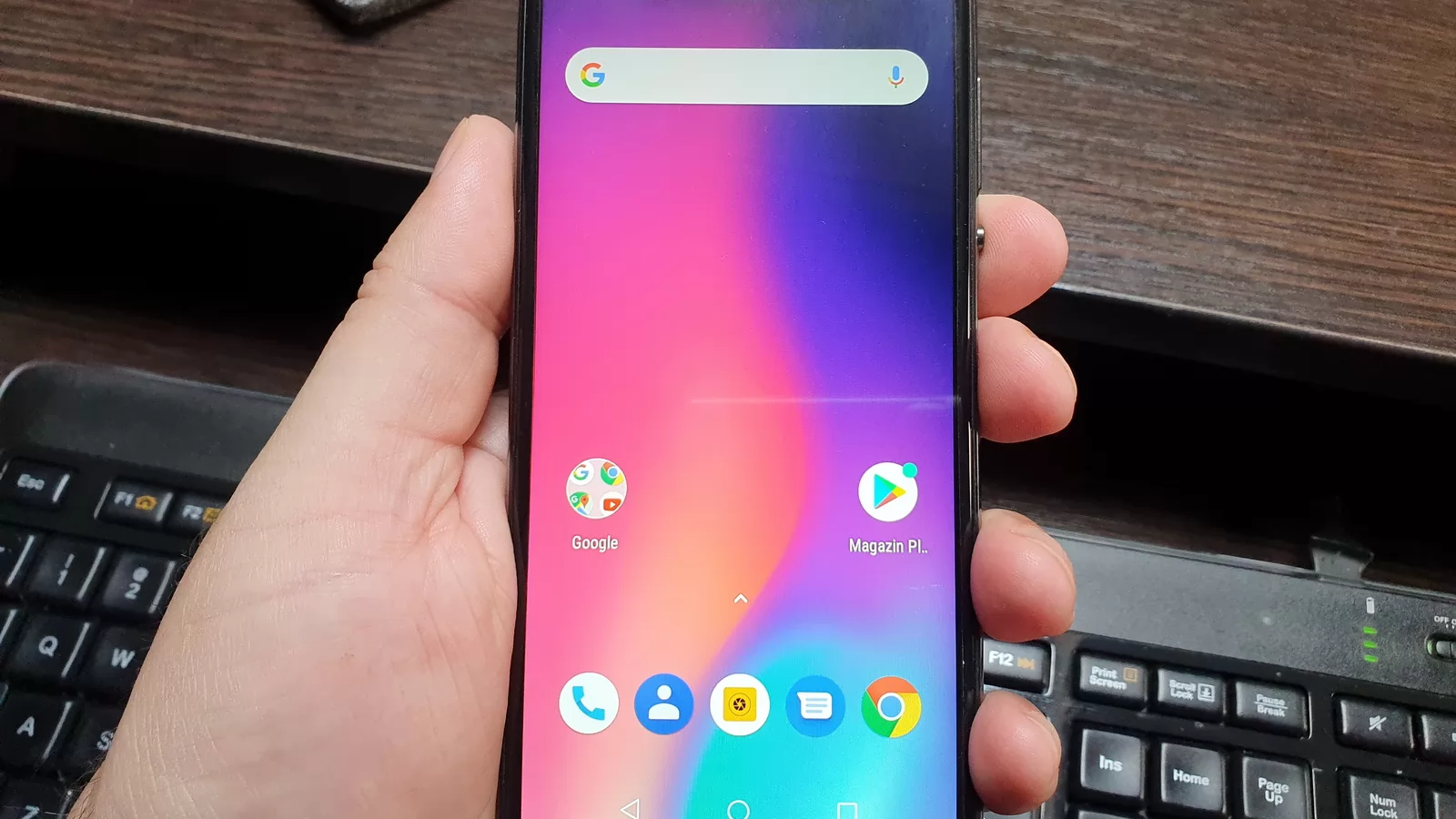 iHunt Alien X Black: Display HD rezonabil, cu contrast OK