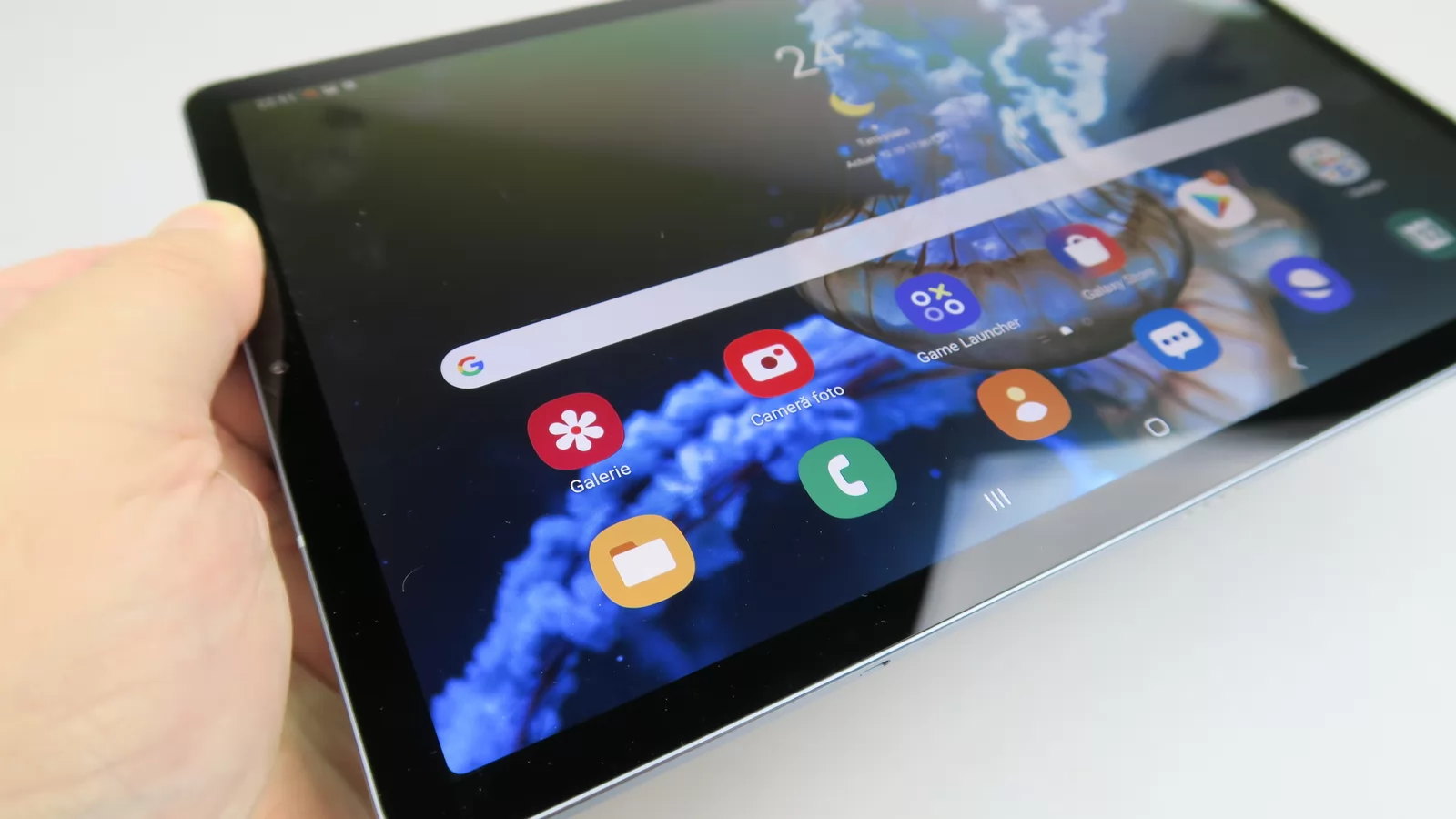 Samsung Galaxy Tab S6: Design metalic, subţire, ergonomie excelentă