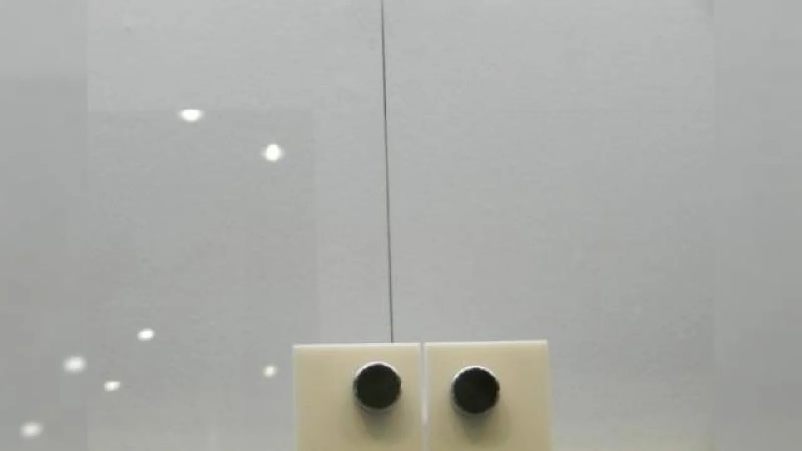 Adio ecranelor cu reflexie de lumină? Tehnologia panourilor invizibile din sticlă ne salvează!