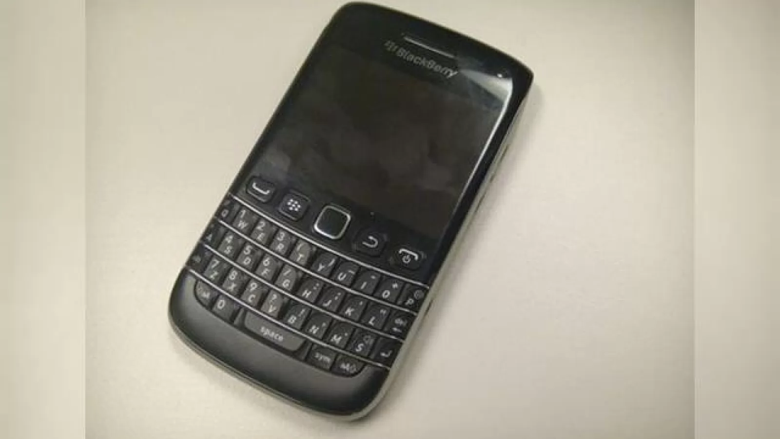 Încă o imagine cu BlackBerry Bold 9790, tot nelansat deocamdată...