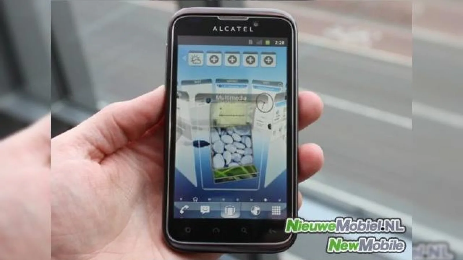 Alcatel 995, smartphone One Touch cu Android 4.0 de la francezi!