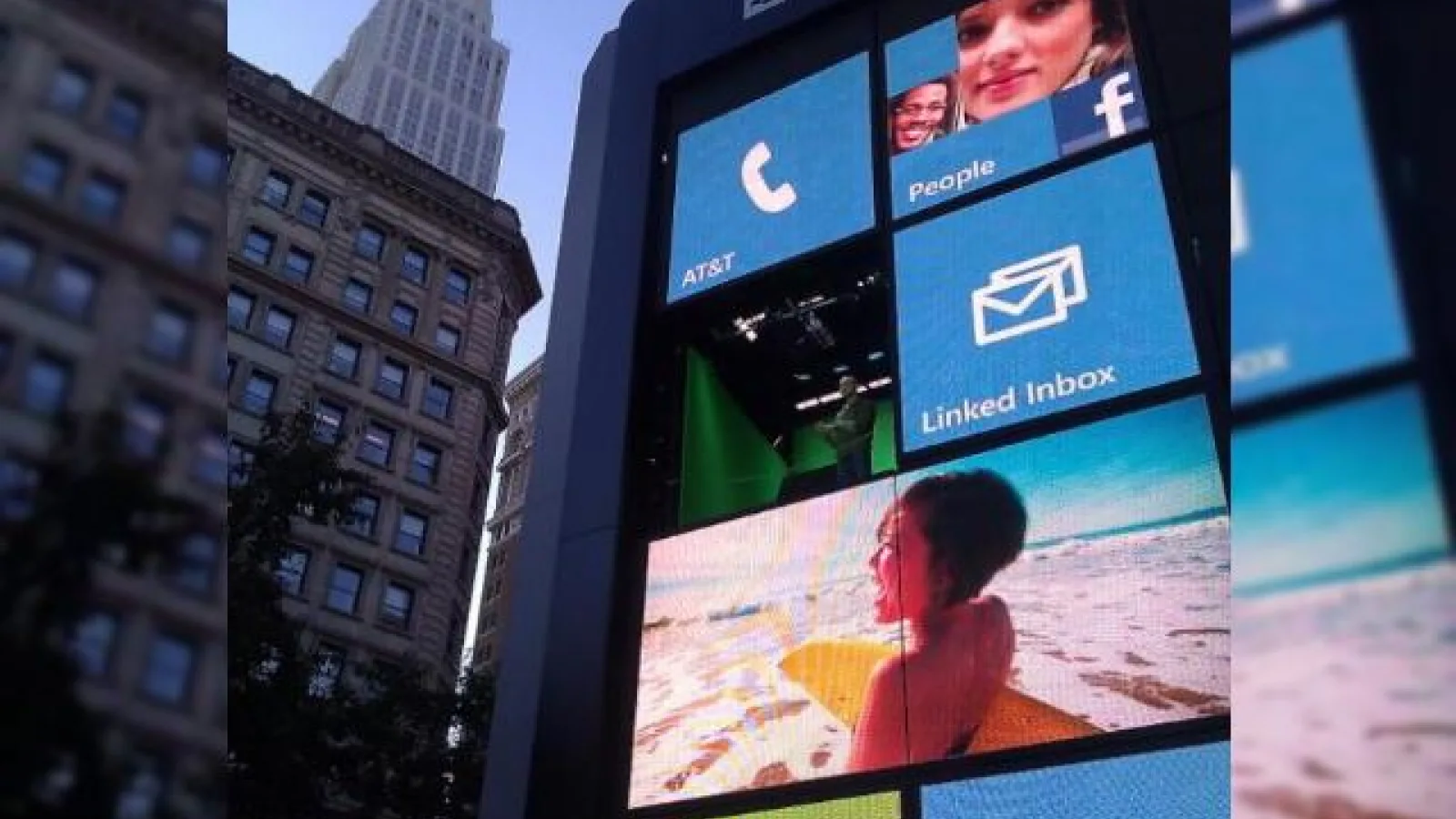 Pătrățelele WP7 sunt cool! Iată-le sub formă de clădire Într-un time lapse interesant! (Video)