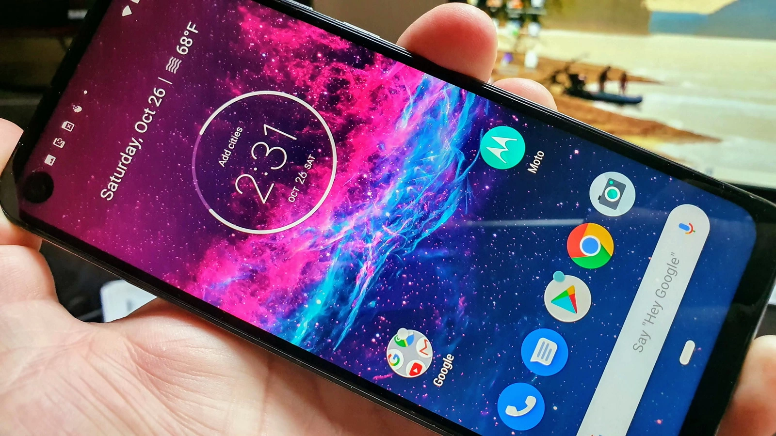 Motorola One Action: OS, UI, aplicaţii stock, Android Pie, gesturi de control comode