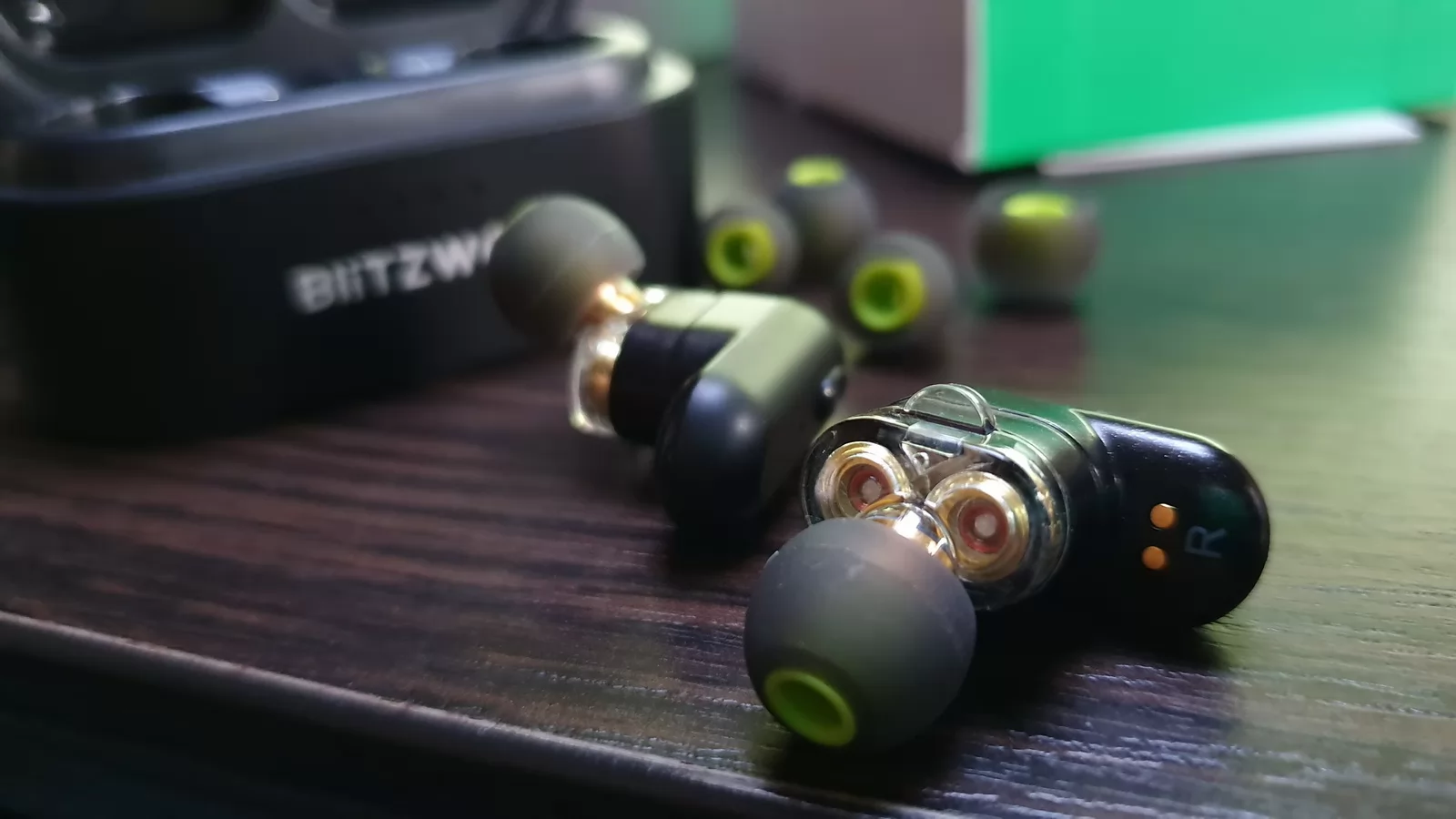 AirPods Killer? Blitzwolf BW-FYE7 este o pereche de căşti wireless cu volum generos + Giveaway (Video Review)