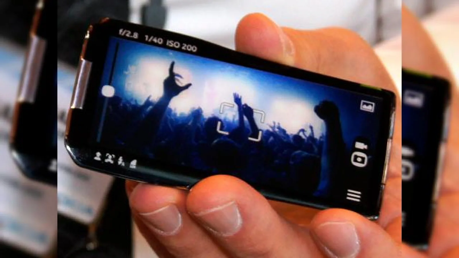 Nokia GEM, un telefon ultra-touchscreen creat de Nokia cu ecrane pe toate suprafețele (Video)