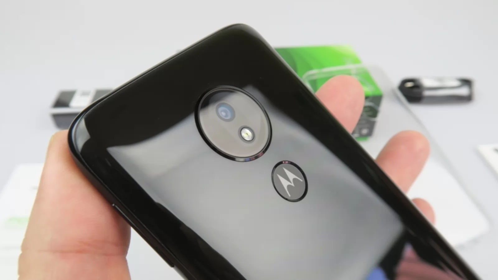 Mini Turul Magazinelor #110: Galaxy A10 şi Moto G7 Power sub 600 lei, Honor 20 Pro în sfârşit listat în România