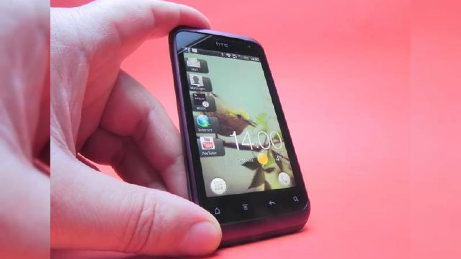 Review HTC Rhyme - telefon single core mov, cu accesorii feminine și mult charm (Video)