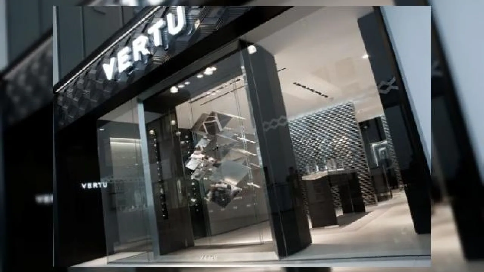 Nokia vinde Vertu, strânge cureaua pentru proliferarea smartphone-urilor