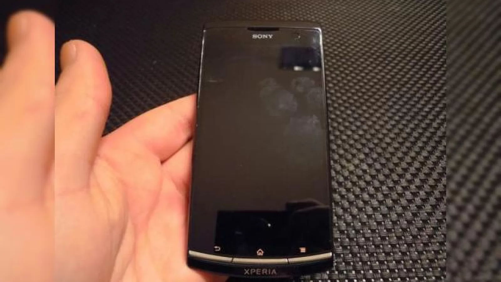 Sony Xperia Curve - cam așa ar putea arăta primul smartphone Sony din era post-Ericsson